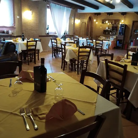 Bed and Breakfast La Vecchia Fattoria *